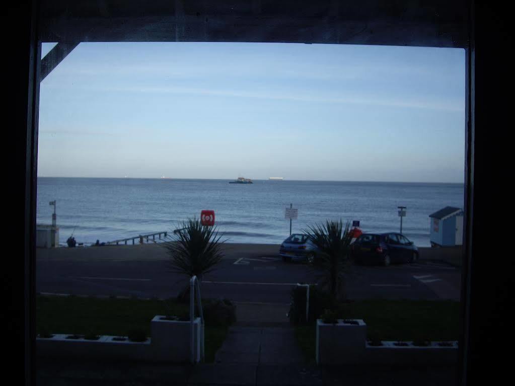 Pink Beach Guest House Shanklin Bagian luar foto